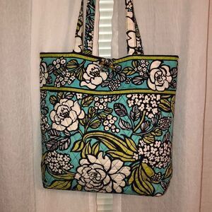 Vera Bradley Island Blooms White Teal Green Black Floral Quilted Tote Bag
